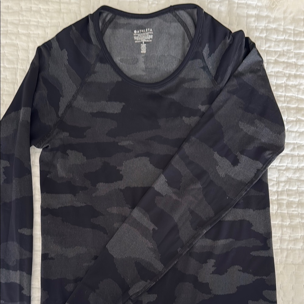Athleta Black Camo Long Sleeve Top Sz S